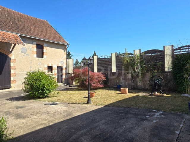 Maison de caractère 5 chambres avec dépendances et grand terrain — photo du bien