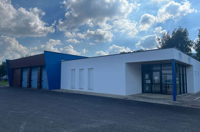 Commerce 8 pièces 1700 €