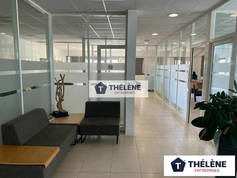 BUREAUX à LOUER — photo 1