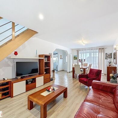 Maison 6 pièces 382000 €