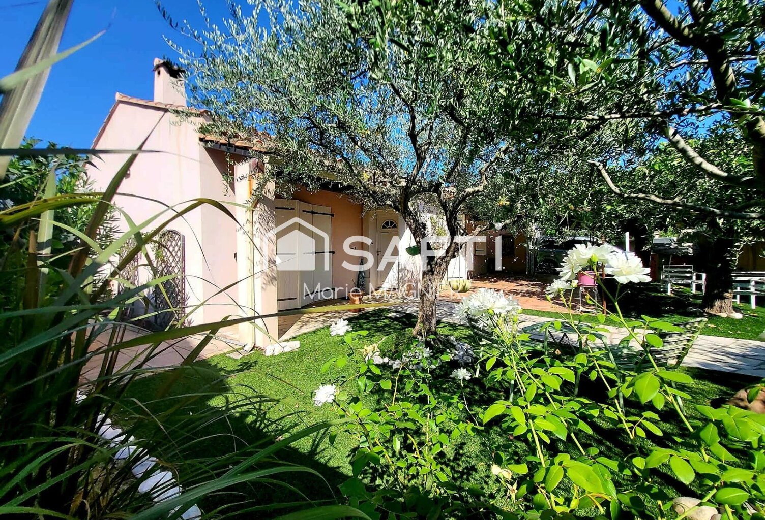 Coup de cœur à Cogolin :  villa de plain-pied 107 m², piscine, garage, et studio indépendant dans un quartier calme et résidentiel. — photo 1