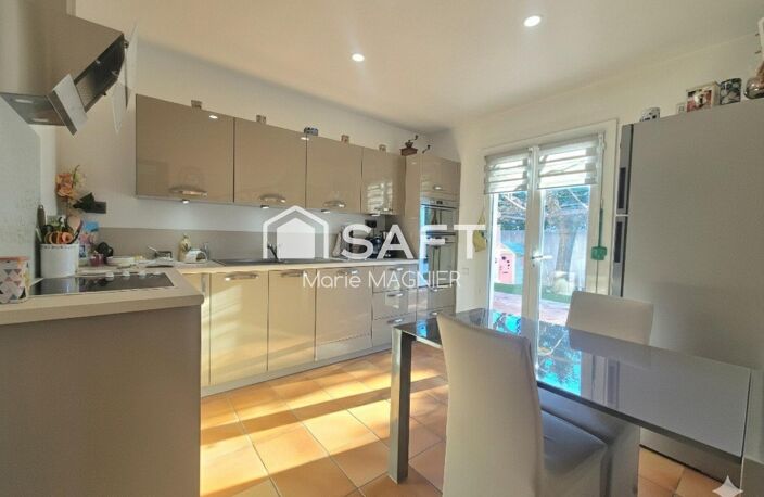 Coup de cœur à Cogolin :  villa de plain-pied 107 m², piscine, garage, et studio indépendant dans un quartier calme et résidentiel. — photo 4