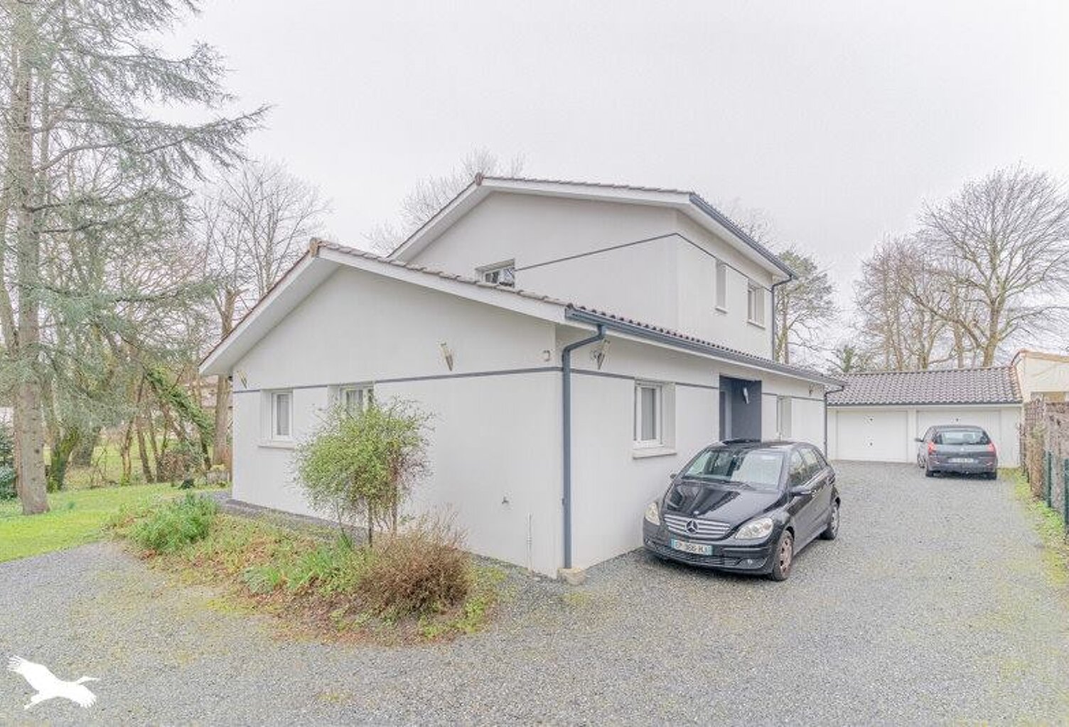 Contemporaine de 7 pièces principales — photo 1