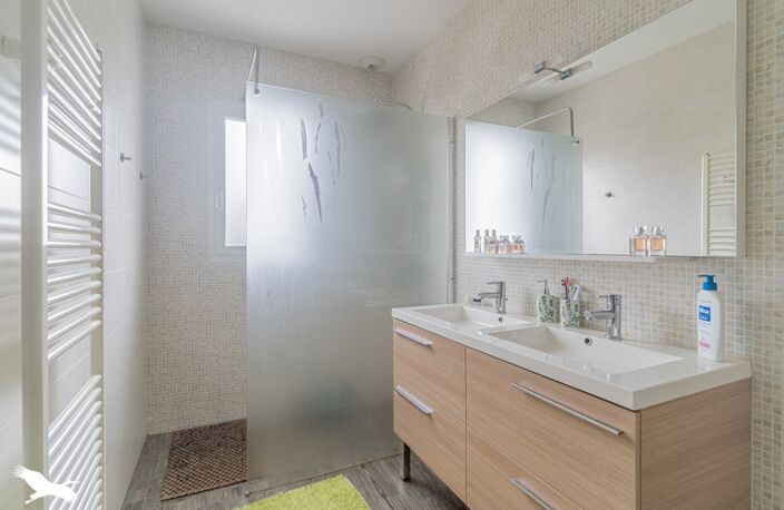 Contemporaine de 7 pièces principales — photo 4