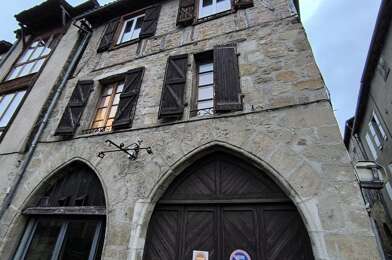 Immeuble  234300 €