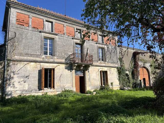 Charentaise de 5 pièces principales — photo du bien