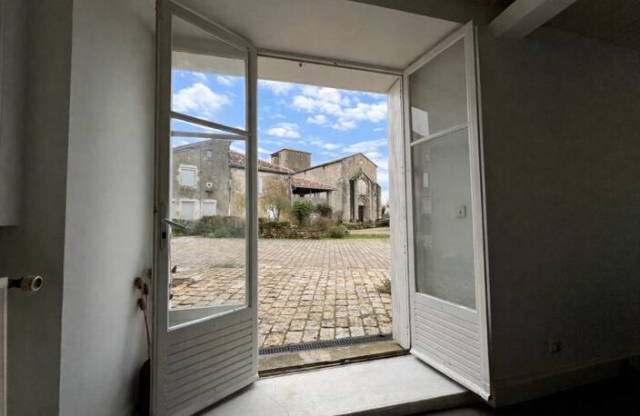 Maison de bourg de 7 pièces principales — photo 2