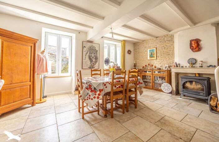 Maison en pierre de 7 pièces principales — photo 2