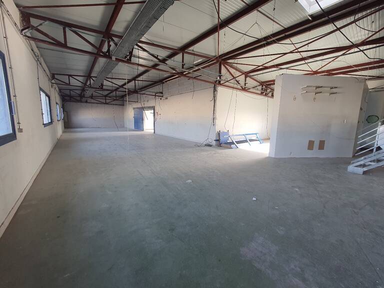 Local commercial — photo 1