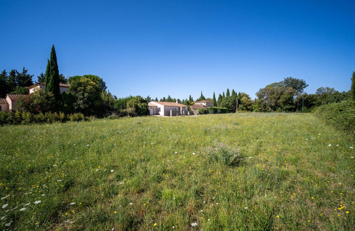 Votre terrain à Fontvieille, dans ce cadre de verdure — photo 2