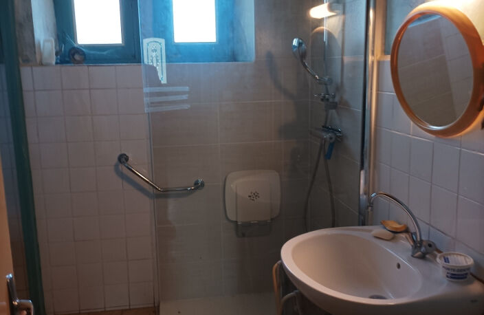 Maison de plain pied sur un terrain de 514 m2 à proximité des commerces et écoles — photo 5