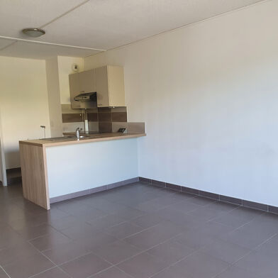 Appartement 2 pièces 604 €