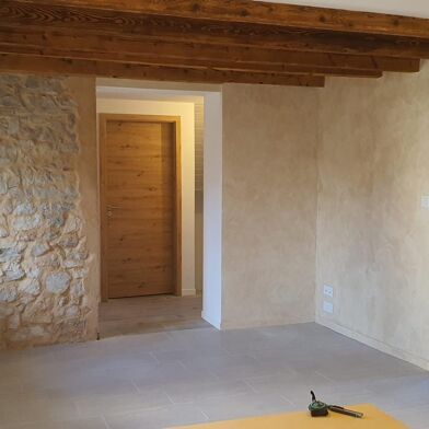 Appartement 5 pièces 950 €