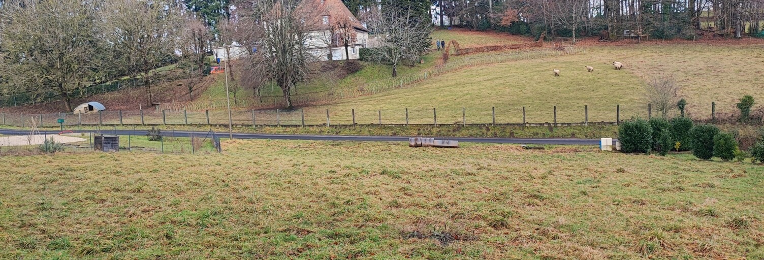 Terrain  1385 m² à vendre à Lafeuillade-en-Vézie (15130)