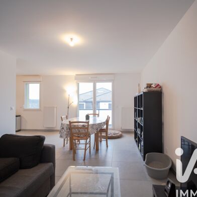 Appartement 4 pièces 240000 €