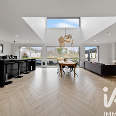 Maison 8 pièces 560000 €