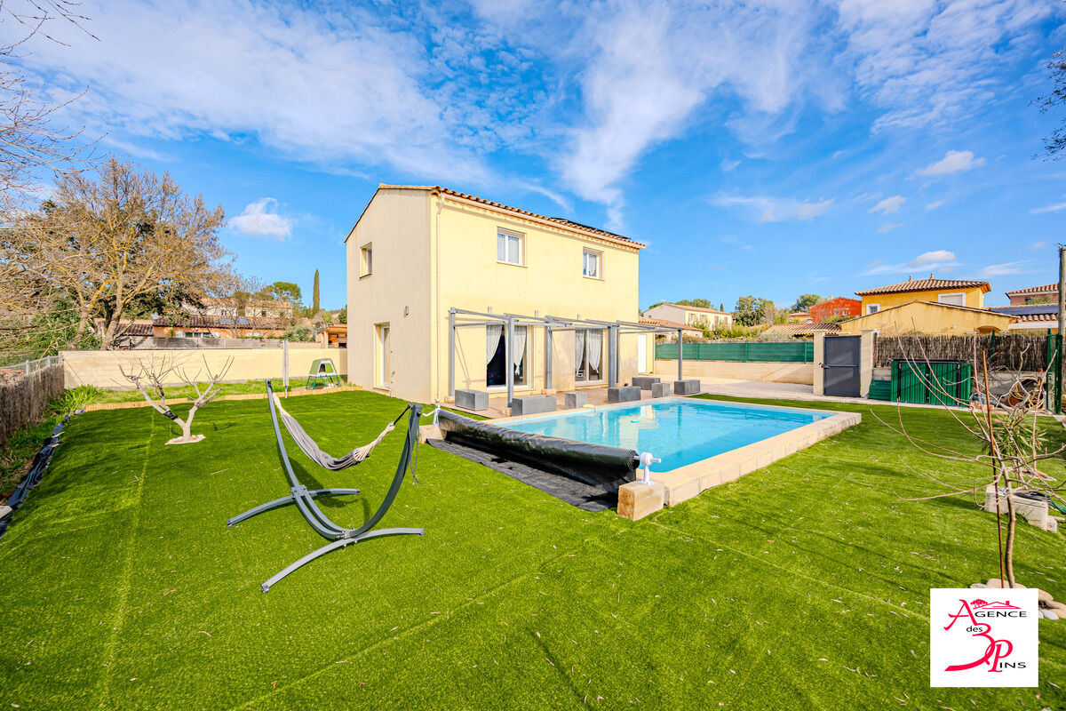 Villa / Maison  T4 à vendre Pierrefeu-du-Var 83390