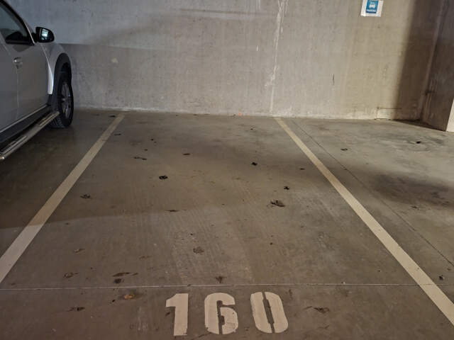 Place de parking en sous-sol — photo du bien