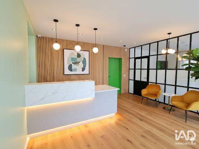 Vente Local d'activités 180 m&sup2; — photo 1