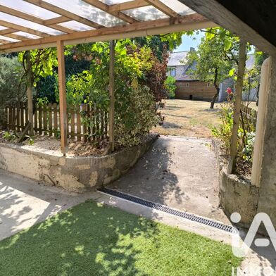 Maison 8 pièces 1400 €