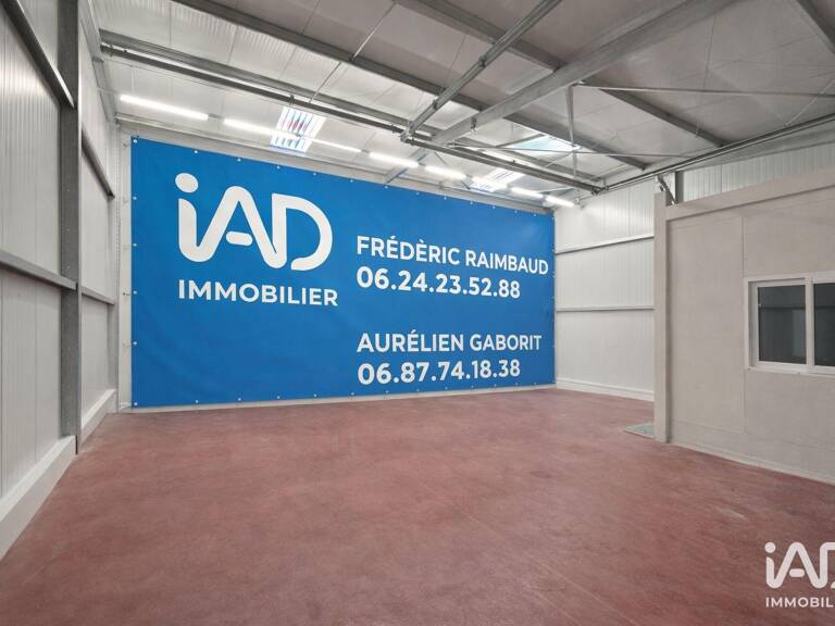 Location Local d'activités 200 m&sup2; — photo 1