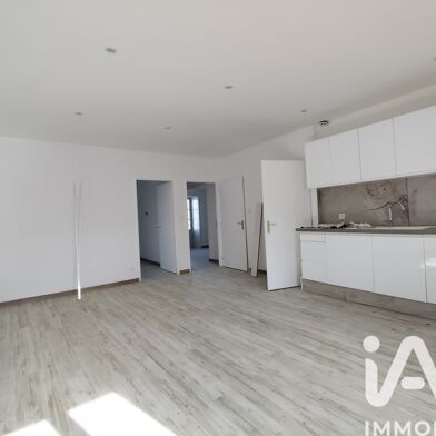 Appartement 3 pièces 740 €