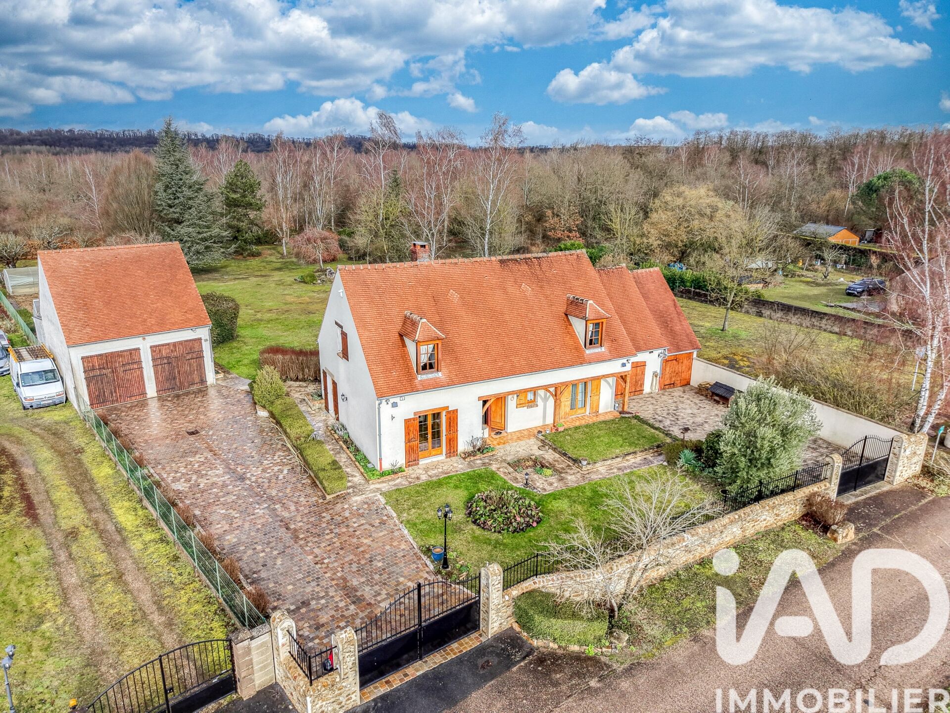 Germigny-l'Eveque - 142m² - 7p. - 5ch.