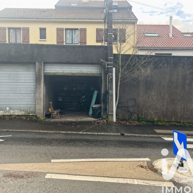 Garage  23000 €