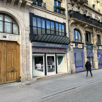 Commerce  129900 €