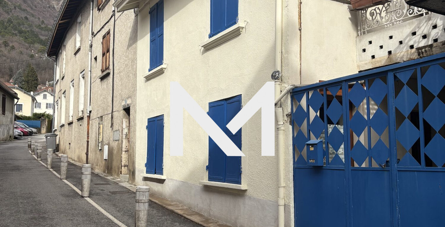 LA TRONCHE - MAISON DE VILLAGE A RENOVER — photo 1