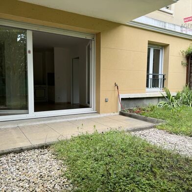 Appartement 2 pièces 608 €