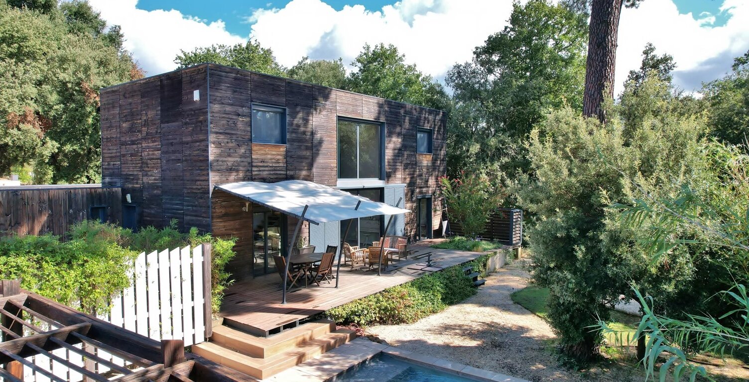 A 10 minutes d'Uzès, Villa de construction bois avec piscine — photo 1