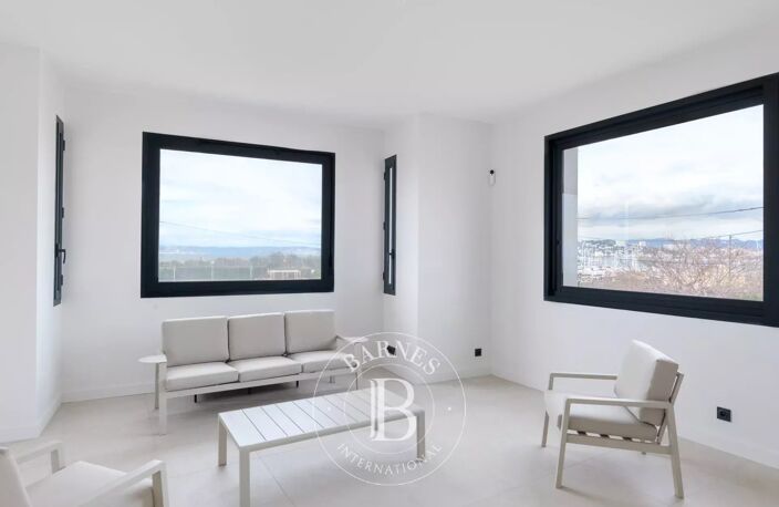 MARSEILLE 13008 LA POINTE ROUGE - VILLA CONTEMPORAINE PREMIÈRE L — photo 4