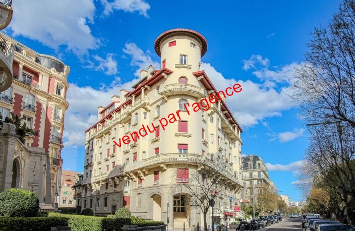 BIARRITZ – QUARTIER IMPÉRIAL  SUPERBE APPARTEMENT À RENOVER RESIDENCE DE CHARME — photo 3