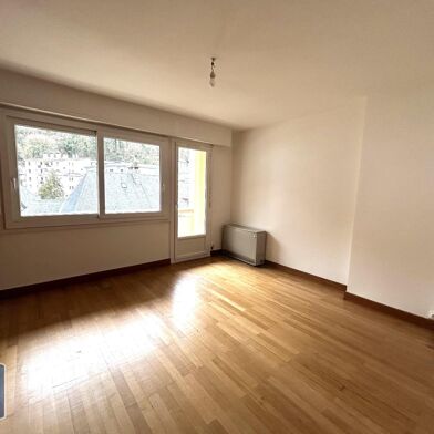 Appartement 3 pièces 844 €