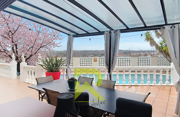 Villa avec grand garage et piscine — photo 3