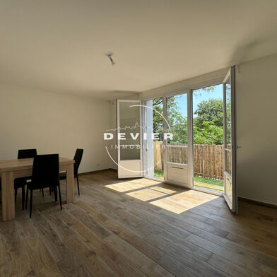 Appartement 3 pièces 1050 €