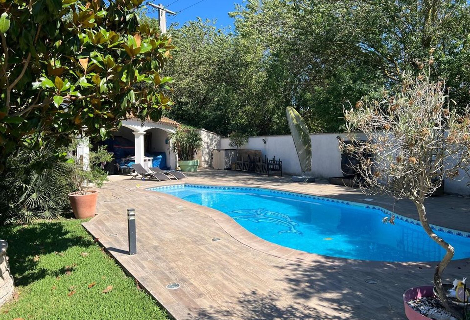 Villa 170 m² aux prestations intérieures récentes, piscine — photo 1
