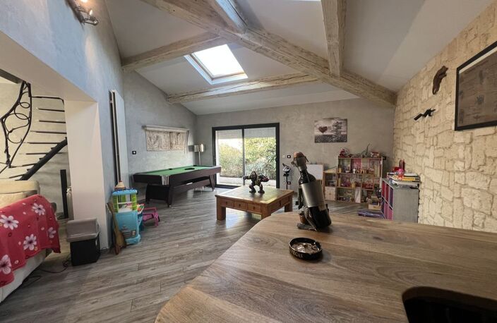 Villa 170 m² aux prestations intérieures récentes, piscine — photo 4