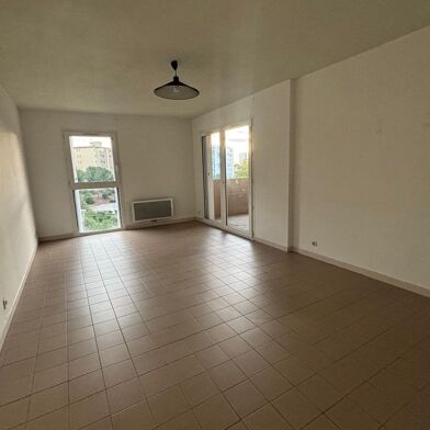 Appartement 3 pièces 182700 €