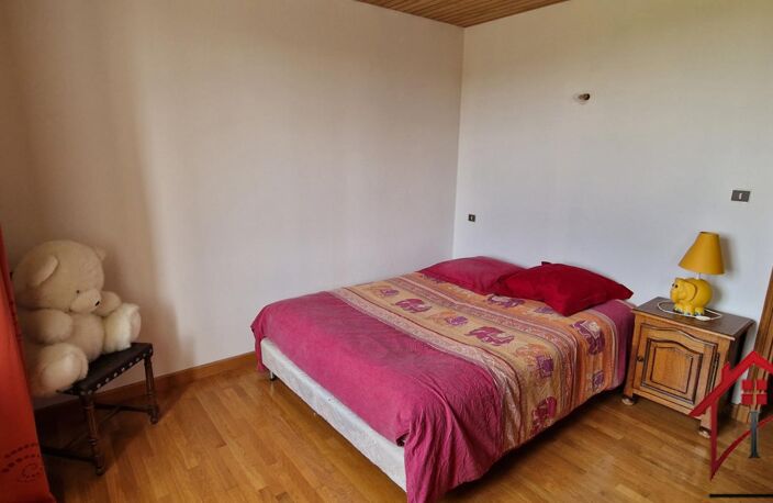 Maison en Pierre de 258 m2, Atelier XXL, 3 Hangars et 2 Hect — photo 4