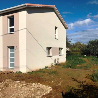 Maison 4 pièces 1010 €