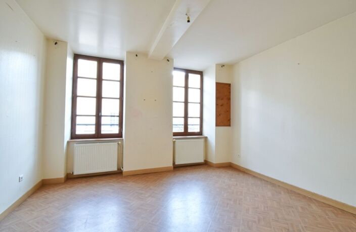 Immeuble à vendre BILLOM (63) / Local commercial et Grand logement — photo 2