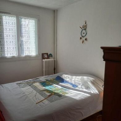 Appartement 4 pièces 700 €