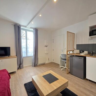 Appartement 1 pièces 890 €