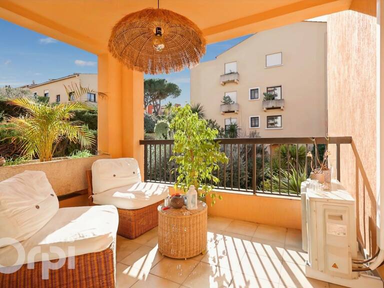 APPARTEMENT 2 PIÈCES - TERRASSE - PISCINE - TENNIS — photo 1