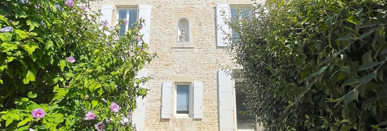Maison 12 Pièces 265 m² à vendre à Sainte-Radégonde-des-Noyers (85450)