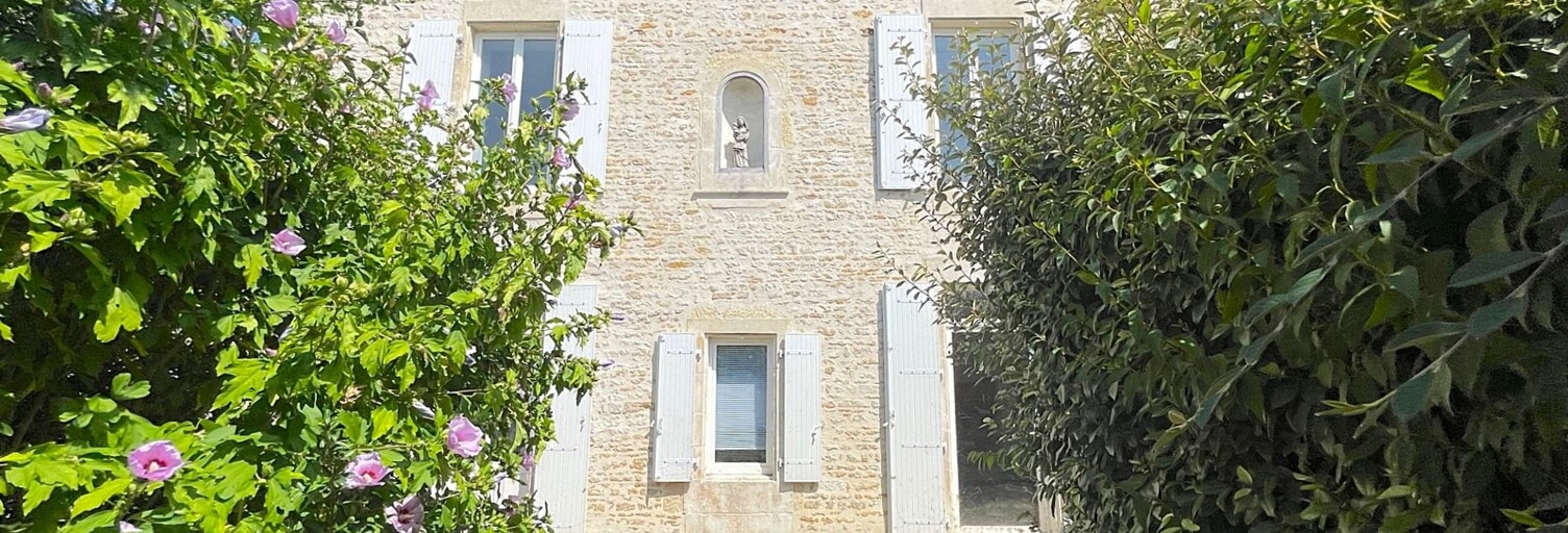 Maison 12 Pièces 265 m² à vendre à Sainte-Radégonde-des-Noyers (85450)