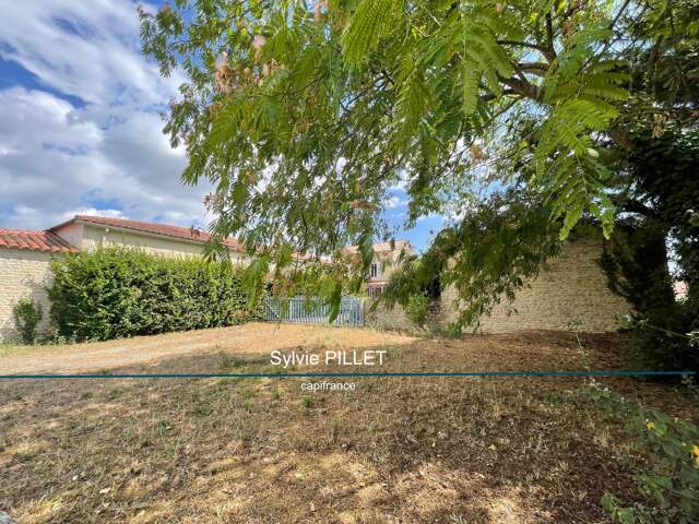 Ensemble immobilier mixte aux grands espaces : habitation & activité commerciale à Sainte-Radégonde-des-Noyers en VENDEE (85) — photo du bien