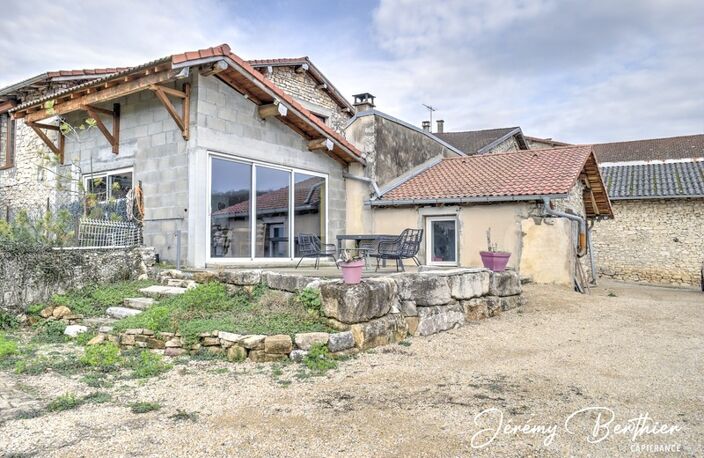 JUJURIEUX (01) – Hameau de Chenavel – Maison 115 m² - Terrain 236 m² - 3 chambres — photo 2